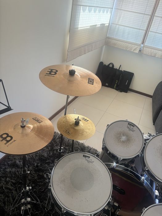 Bateria Tama Imperialstar 22” 6pcs - HBK + Peças Extras + Abafadores