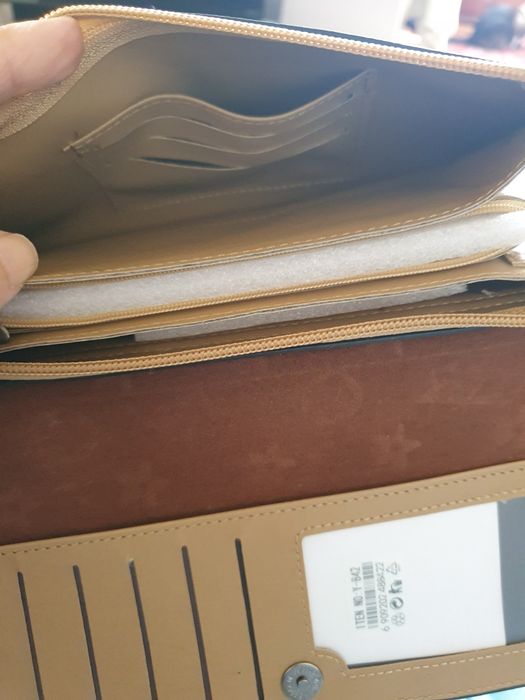 Carteira/mala nova com etiqueta