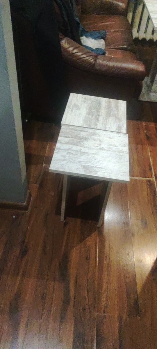 Кухонних стіл з стільцями