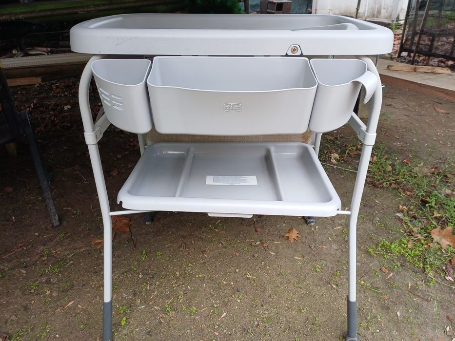 Banheira muda fraldas bebé