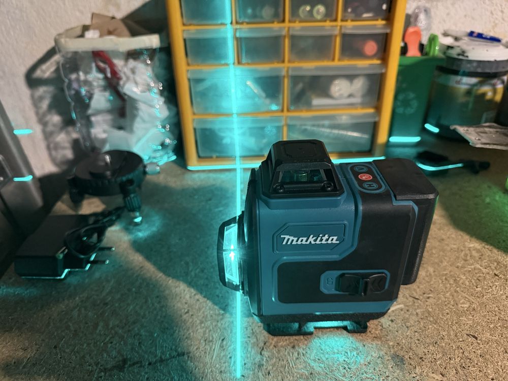 Vendo laser profissional makita com 16 linhas