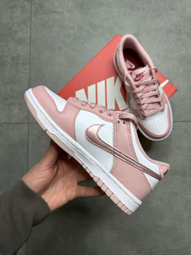 Оригінальні жіночі кросівки Nike Dunk Low Pink Velvet (GS)
