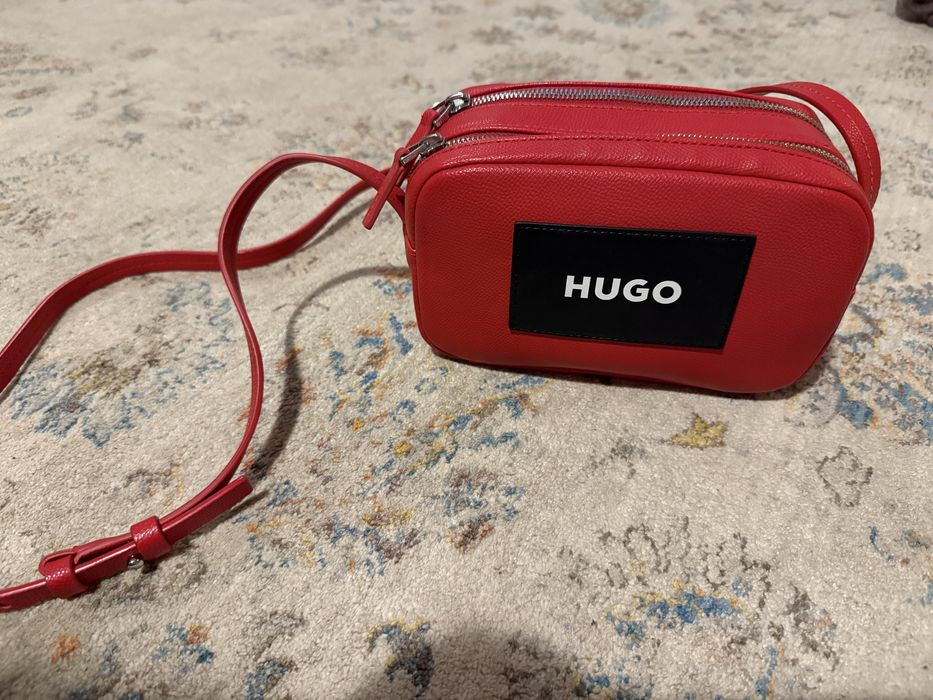 Сумка HUGO червоного кольору. Оригінал.