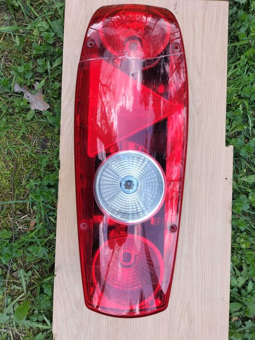 Lampa do przyczepy kempingowej