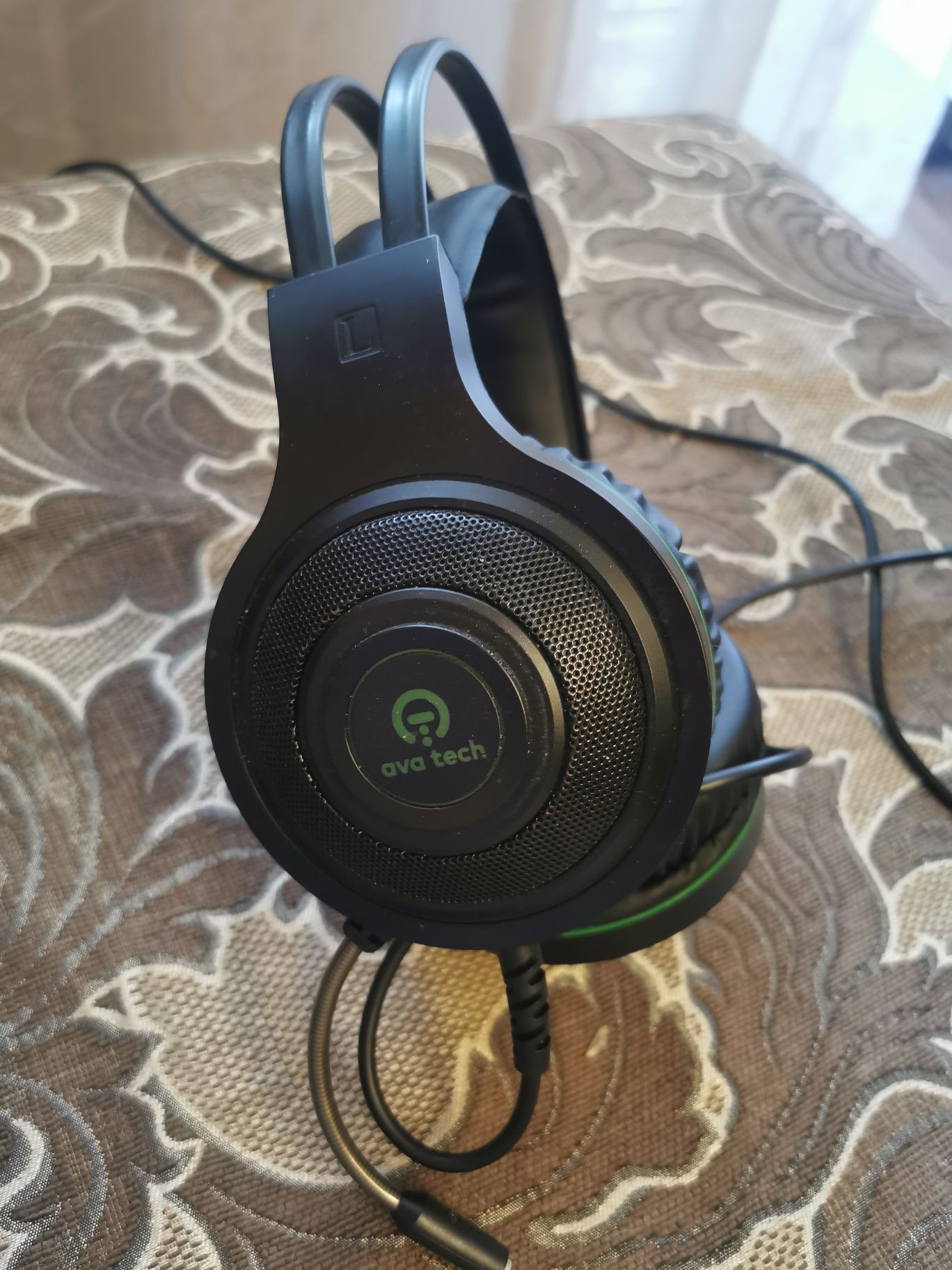 Продам игровые наушники