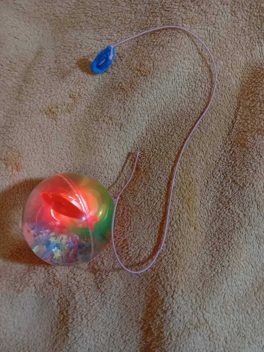 Świecąca piłka 6 cm