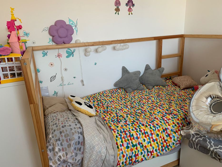 Cama Kura IKEA como nova
