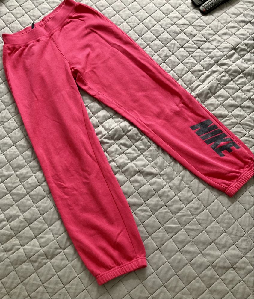Różowe spodnie dresowe Nike 166 cm / S