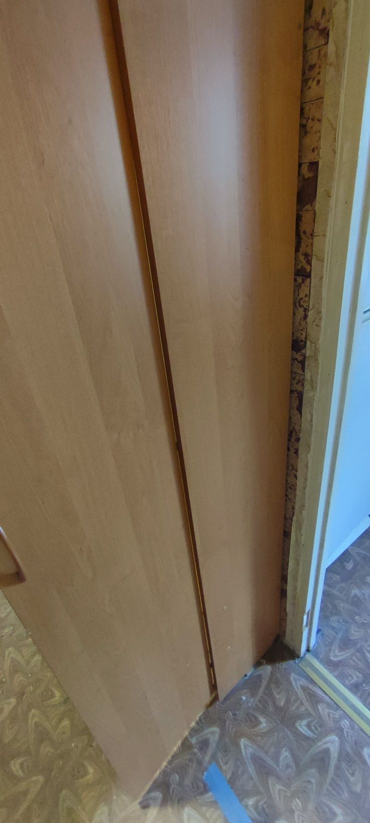 Продам шкаф в прихожую