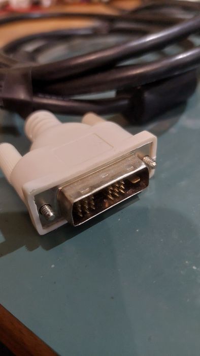Kabel VGA, DVI do monitora