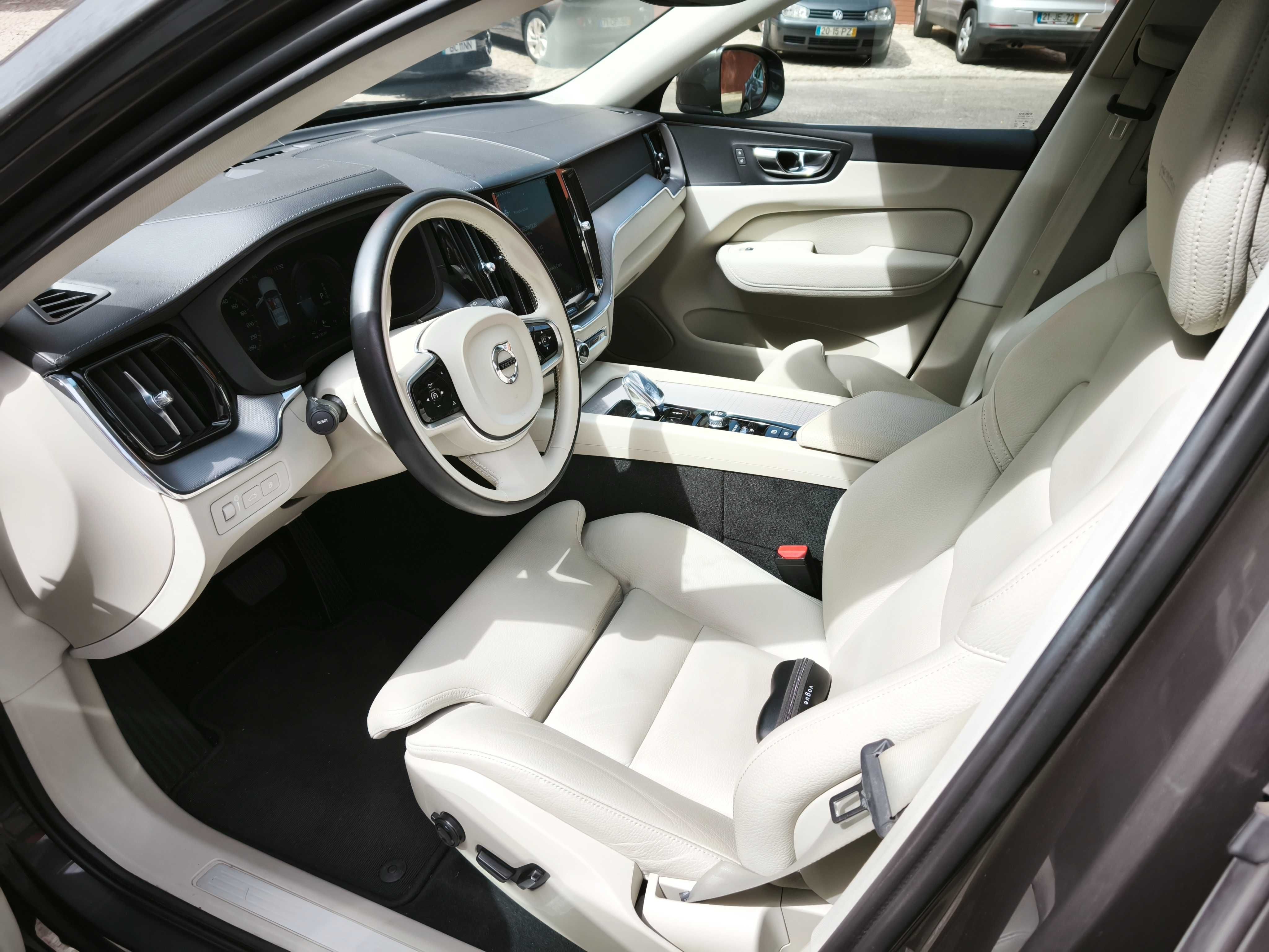 Volvo xc60 T8 FULL EXTRAS