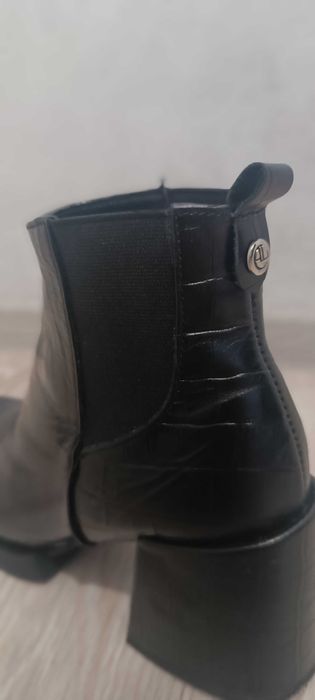 Ботильони жіночі