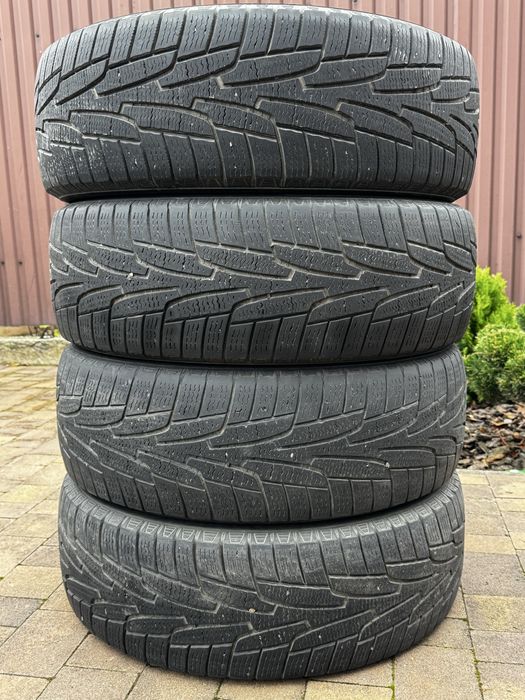 Зимові шини 235/65 R17