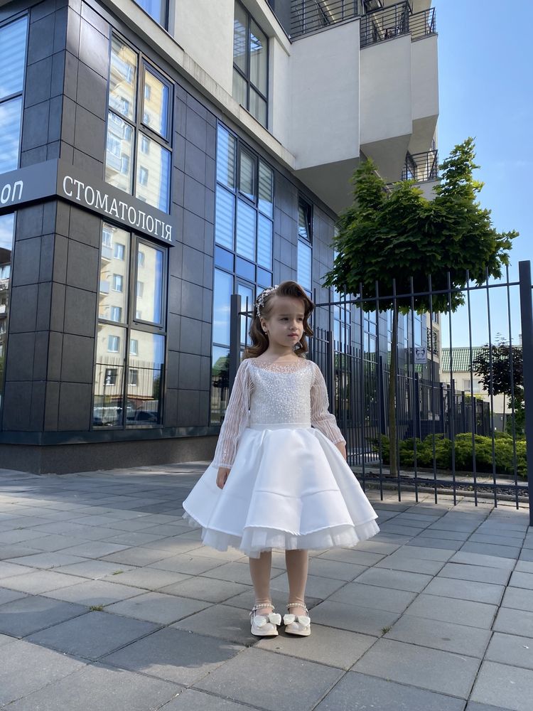 Шикарна сукня на випускний