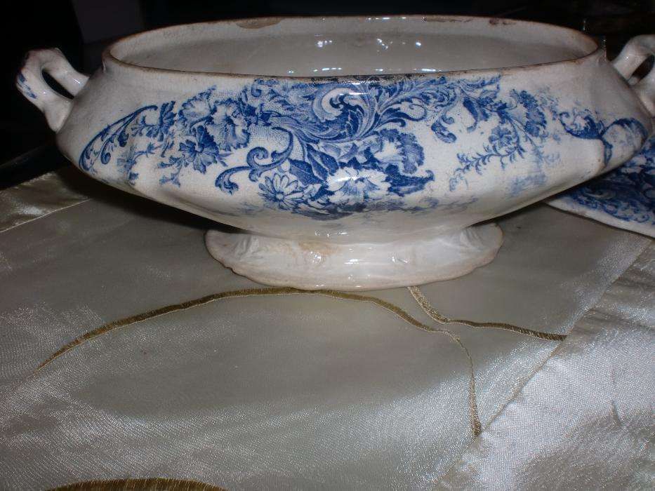 Terrina muito antiga - Sacavem