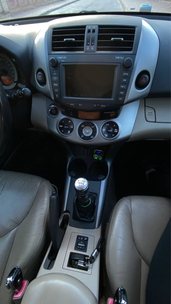 Автомобіль
