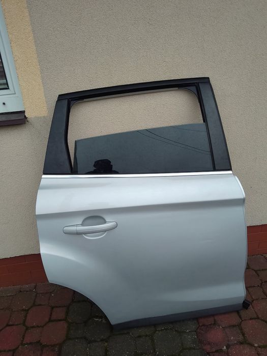 Drzwi prawy tył Ford Kuga MK1lakier 08