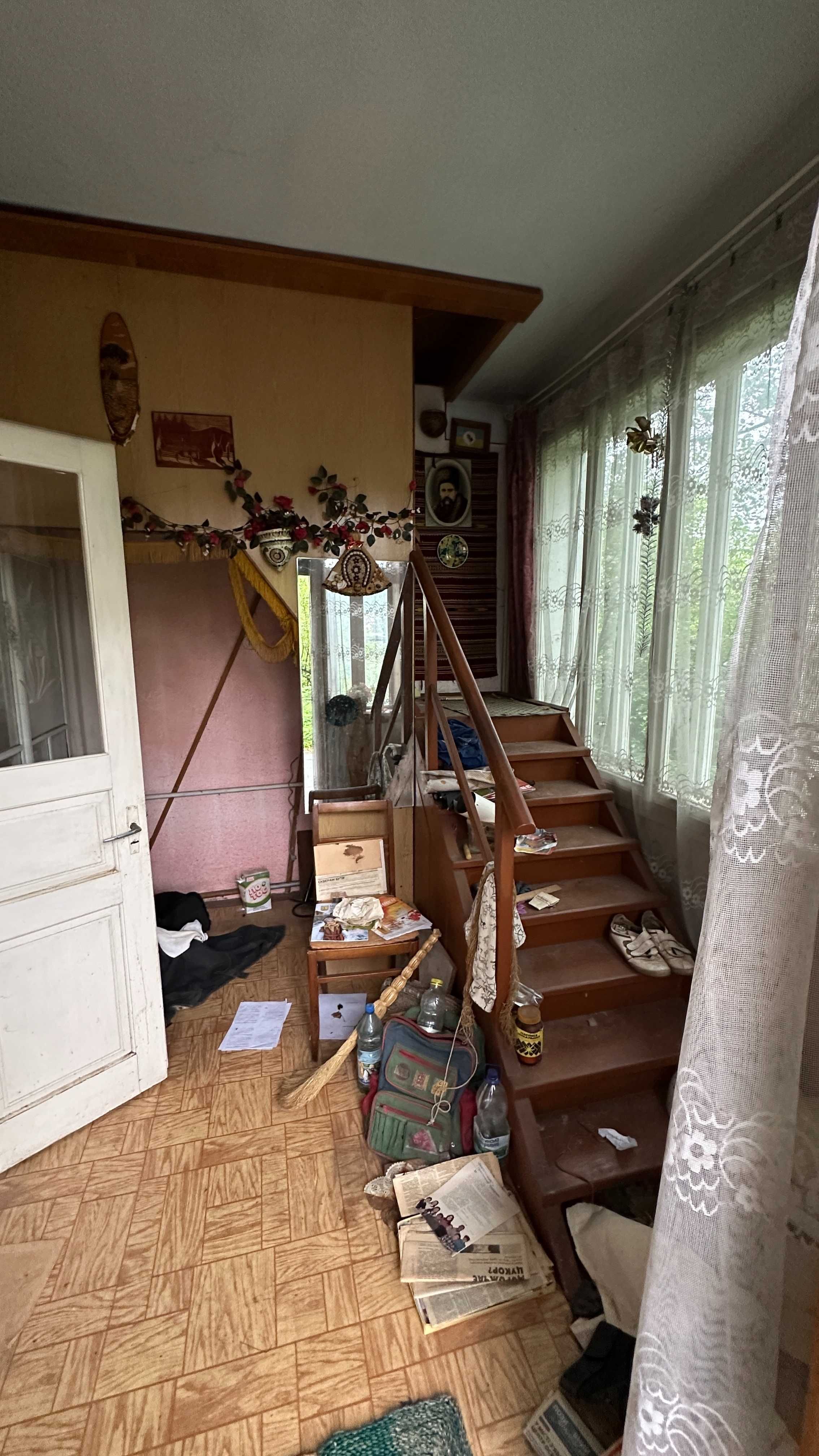 Цегл. Будинок із землею(13 сот. комунікації)під забудову в с. Угорники