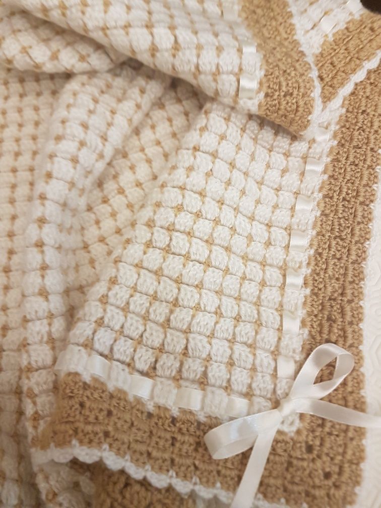 Mantinha em lã para bebé