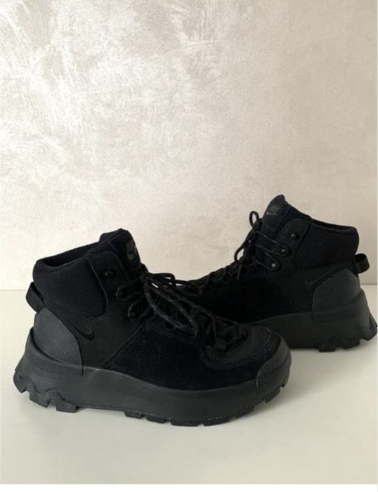 Кросівки чоботи NIKE