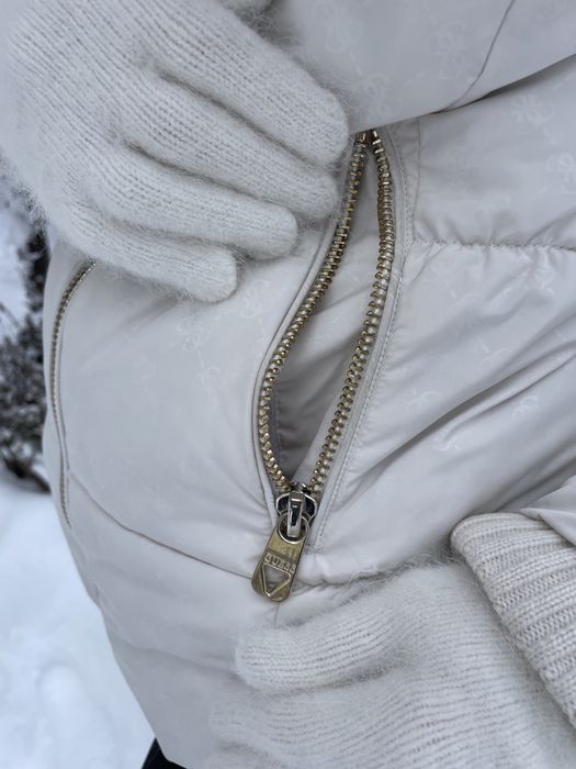 Зимовa куртка Guess