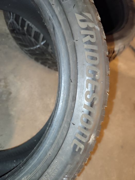 Opona zimowa Bridgestone 205/50/R17