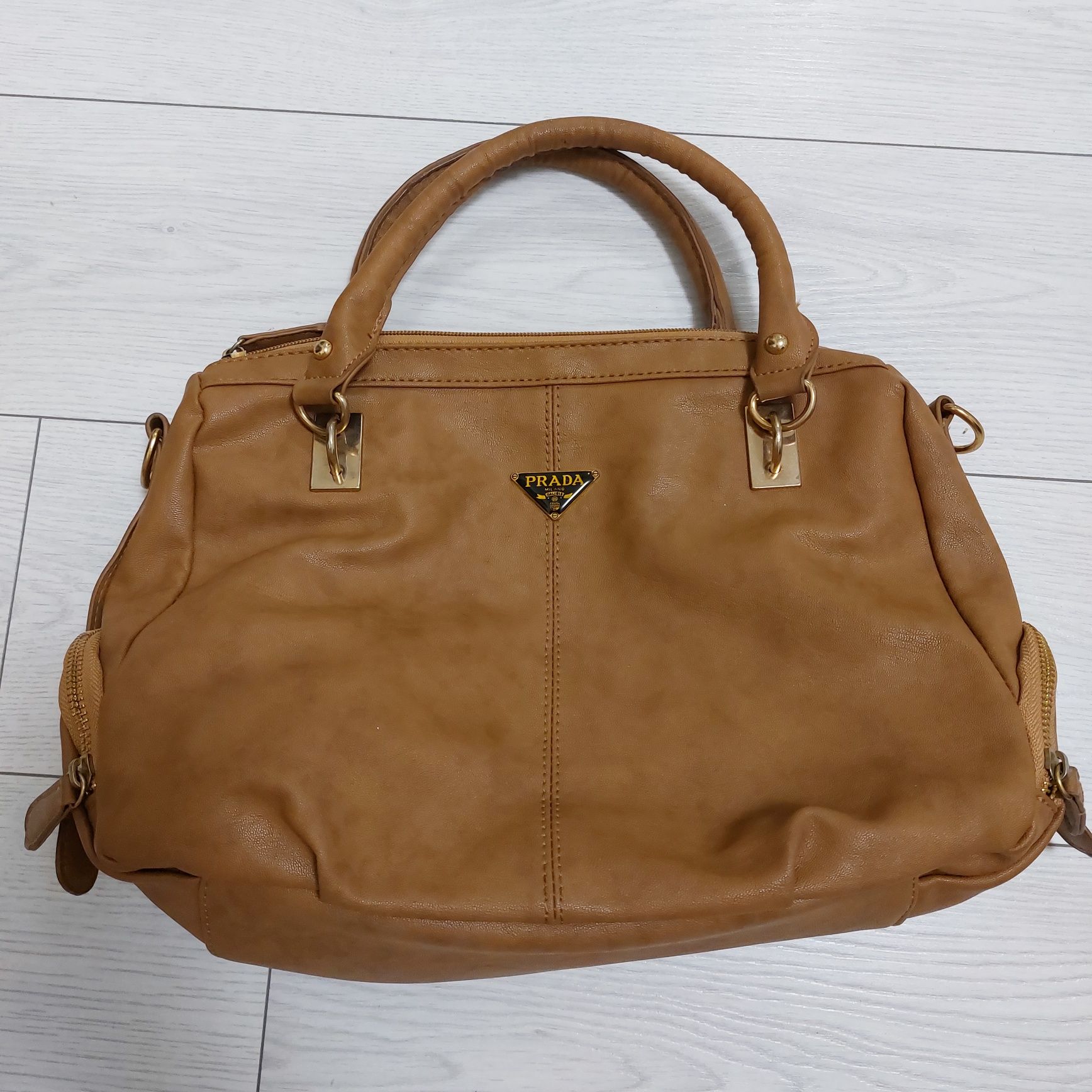 Сумочка  Prada  жіноча