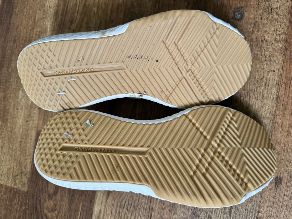 Кроссовки Адидас для ребенка, состояние новых