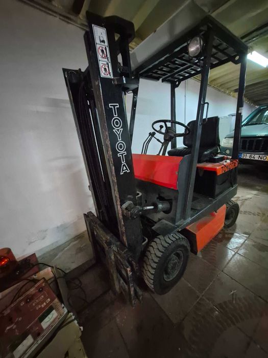 Empilhador Toyota Electrico