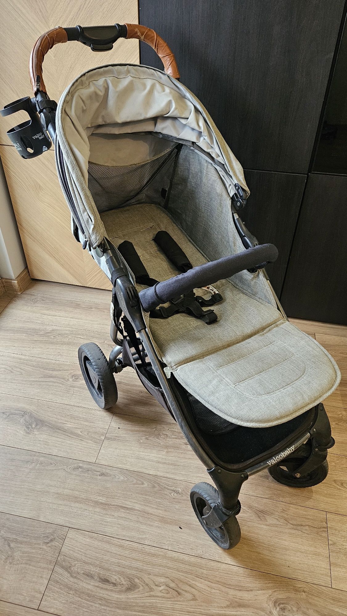 Sprzedam wózek spacerowy Valco Snap 4 Trend 

Oferuję wózek spacero