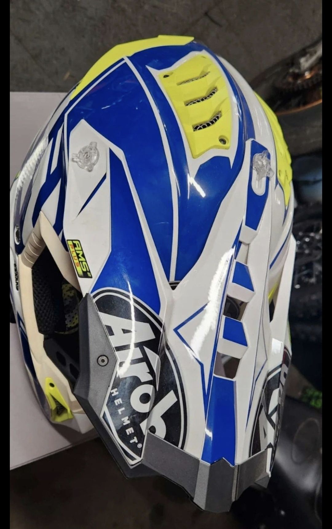 Capacete airoh 3 novo