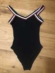Czarne body Cropp
