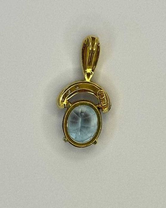 Кулон. Золото. Діаманти. Топаз.
