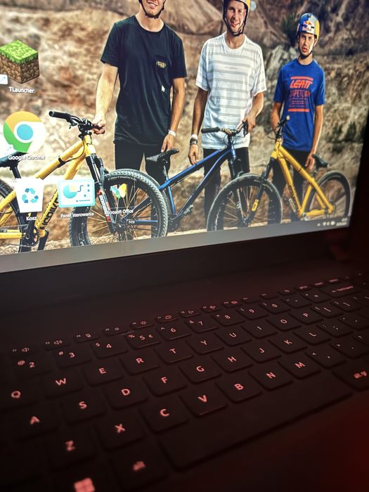 Laptop acer w dobrym stanie