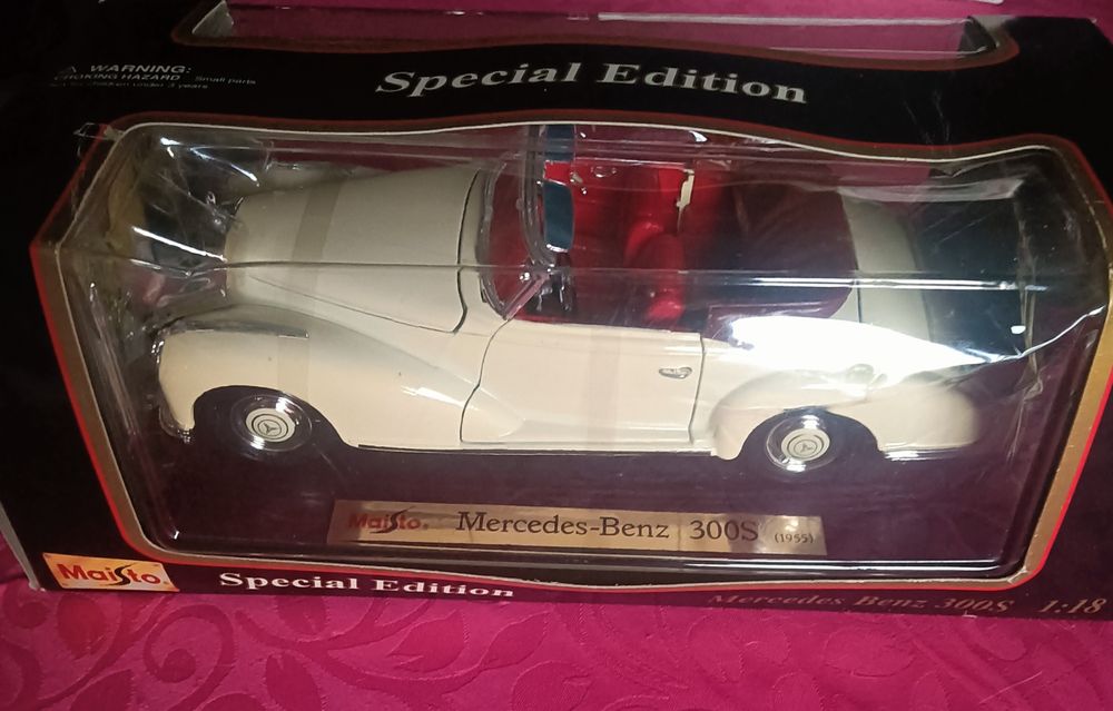 Carro colecção Maisto Mercedes Benz 300S