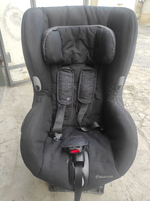 Автокрісло в дуже хорошому стані,з поворотним механізмом.