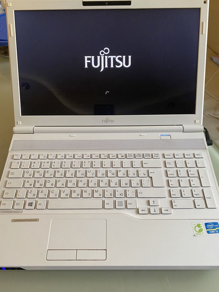 Ноутбук FUJITSU AH532