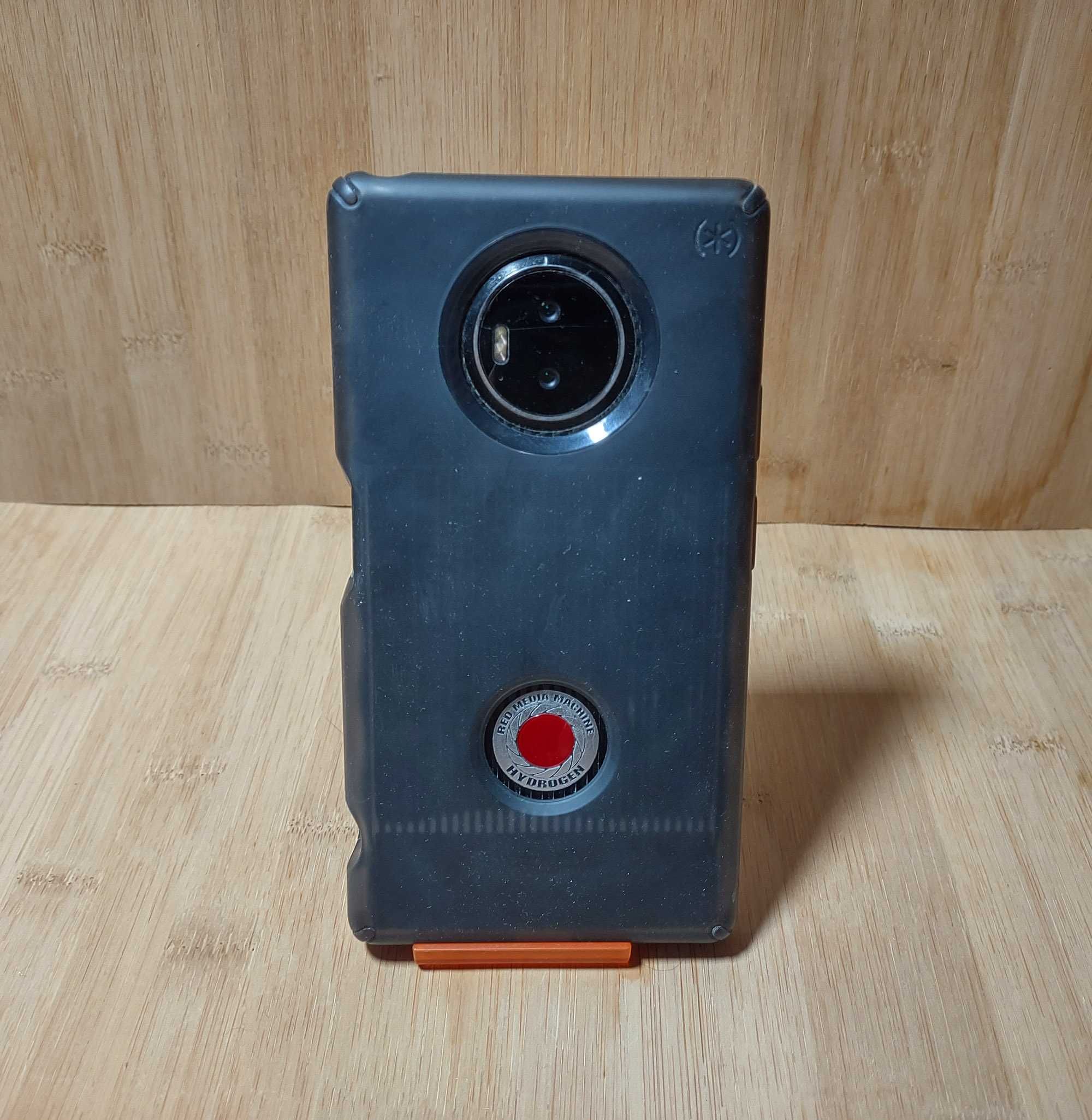 Смартфон RED Hydrogen One 5.7" (2560*1440) 6/128gb  4500 mAh + ЧЕХОЛ