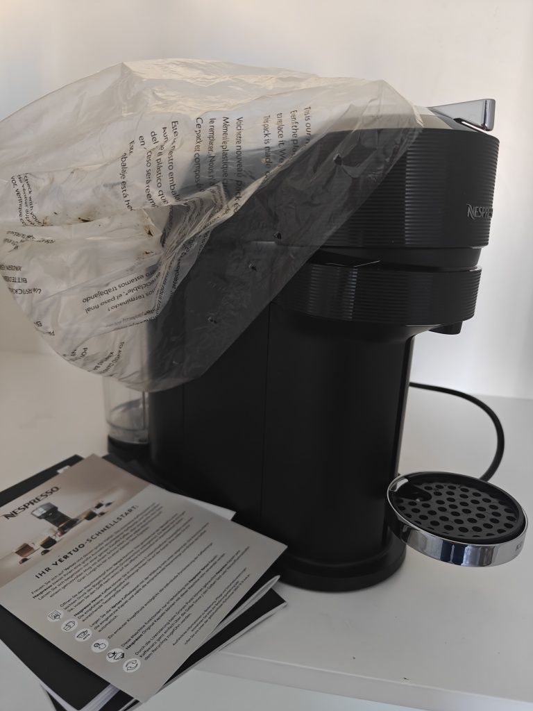 Nespresso Vertuo Next Máquina de café e expresso com WIFI