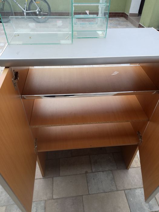 Вітрина для магазину