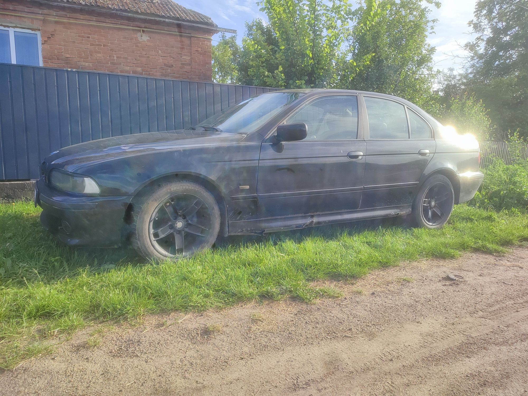 Продаю BMW E39 528