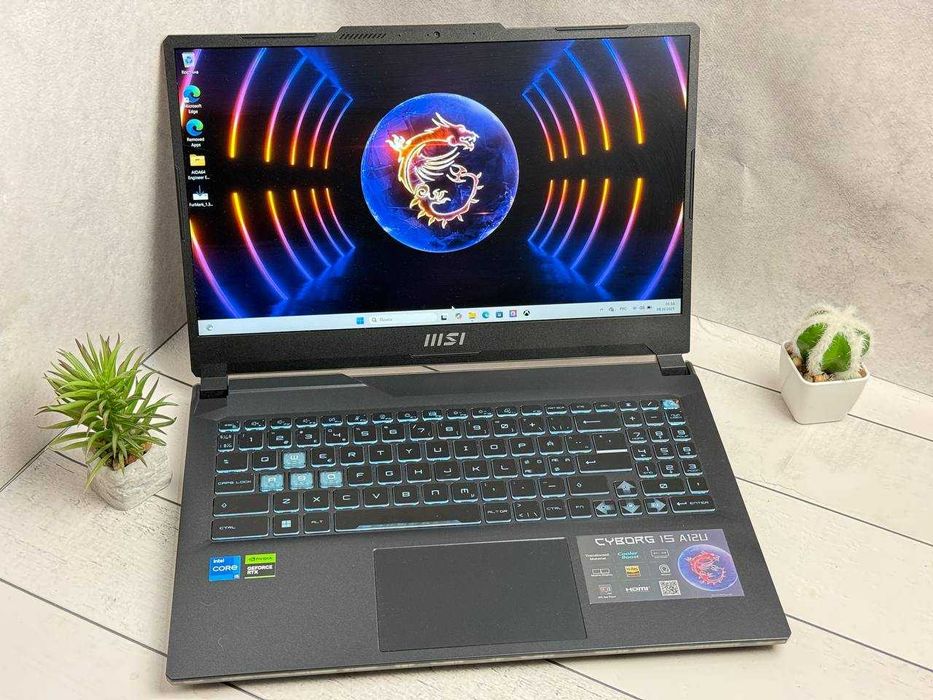 MSI CYBORG 15 A12U i5-12450H RTX 2050 4gb DDR6 8ram ssd 500 NVmE 144hz