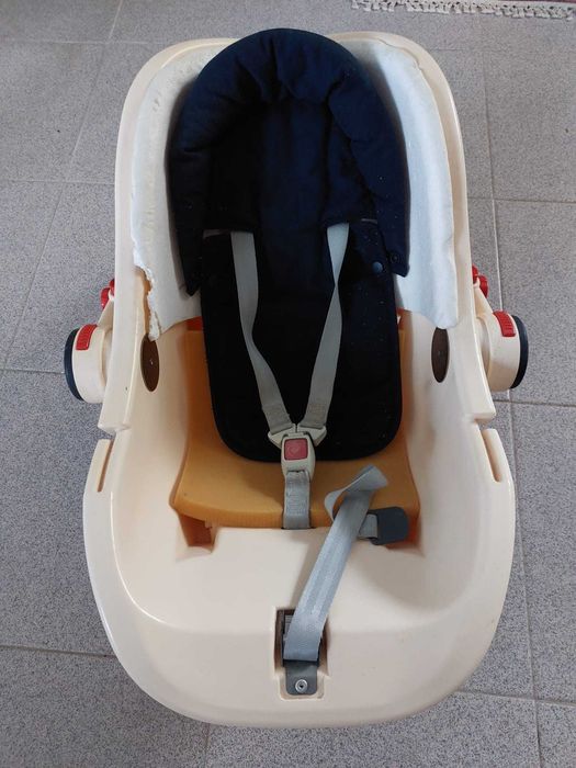 Excelente cadeira auto para criança - Marca Chicco.