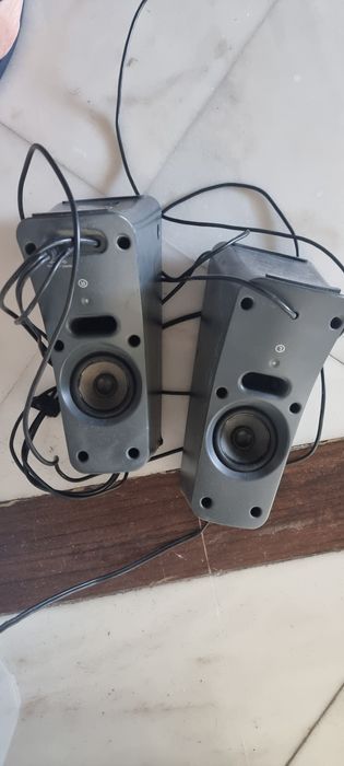 Colunas logitech z320