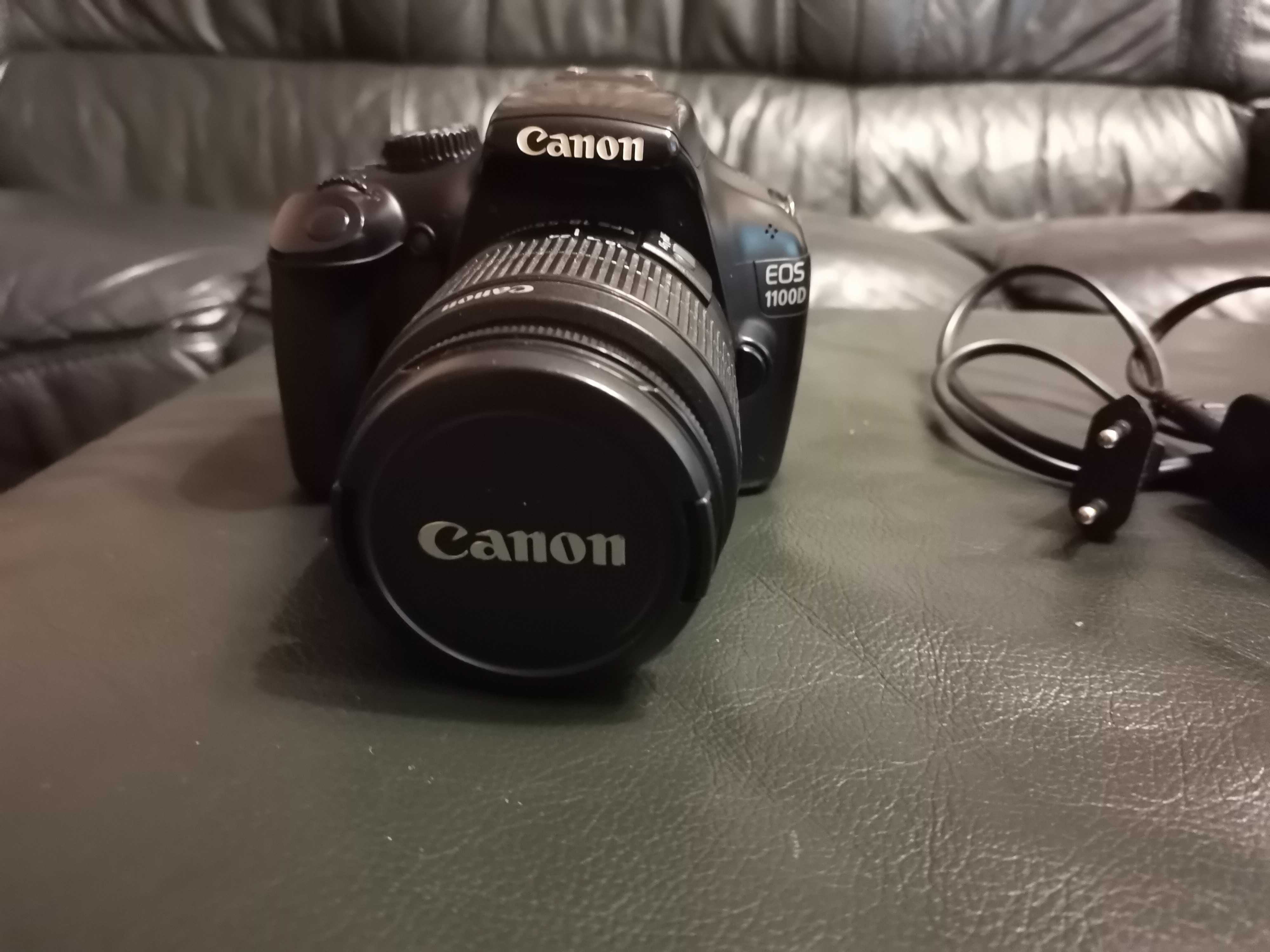 Цифровий фотоапарат Canon EOS 1100D