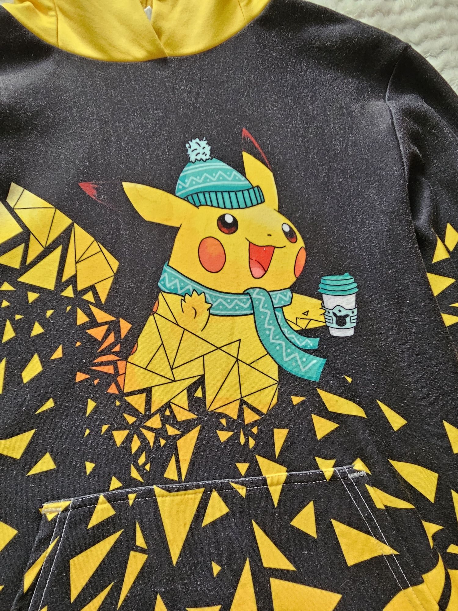 Bluza z kapturem z nadrukiem Pikachu