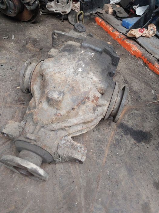 Dyfer dyferencjał tylny most spaw zaspawany bmw e 46 mała głowa 3.38