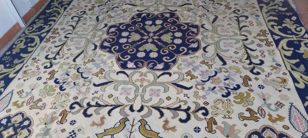 Carpete Grande de Arroioles muito bonita, 3,950x2800