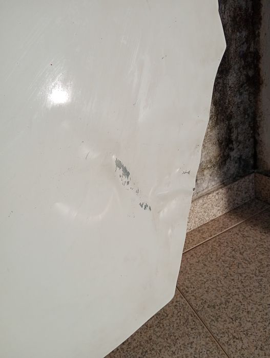 Capot Berlingo 2010 com pequena amassadela