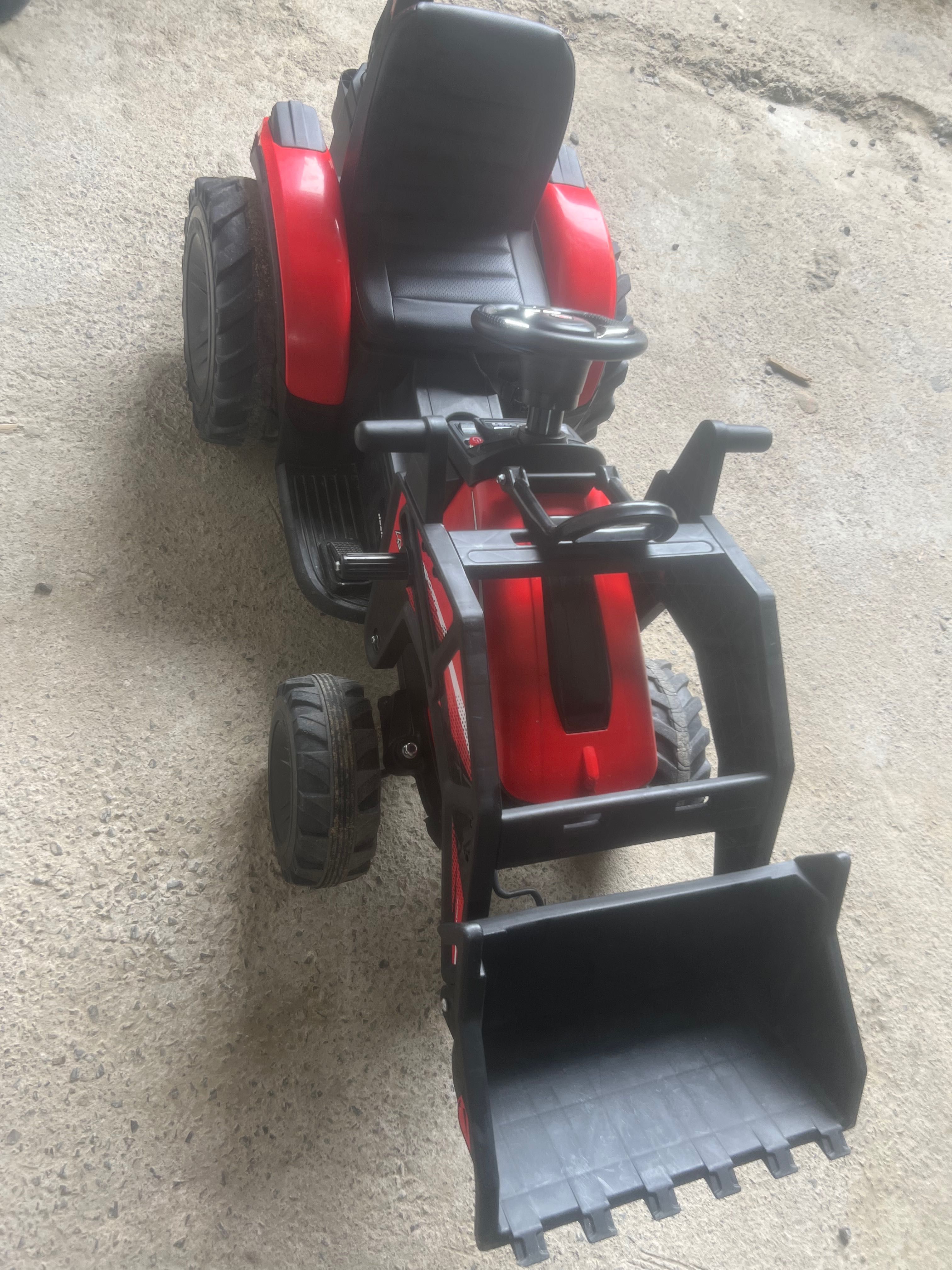 Traktor dziecięcy na akumulator